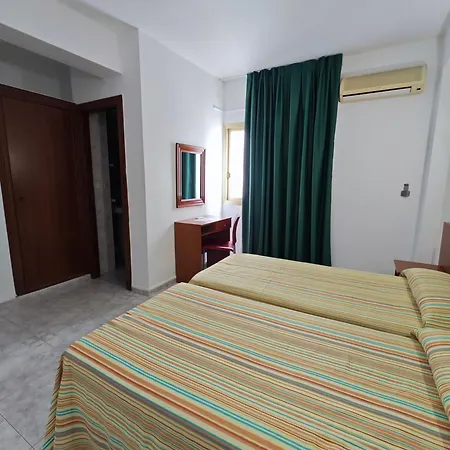 Camposol מלון 2*